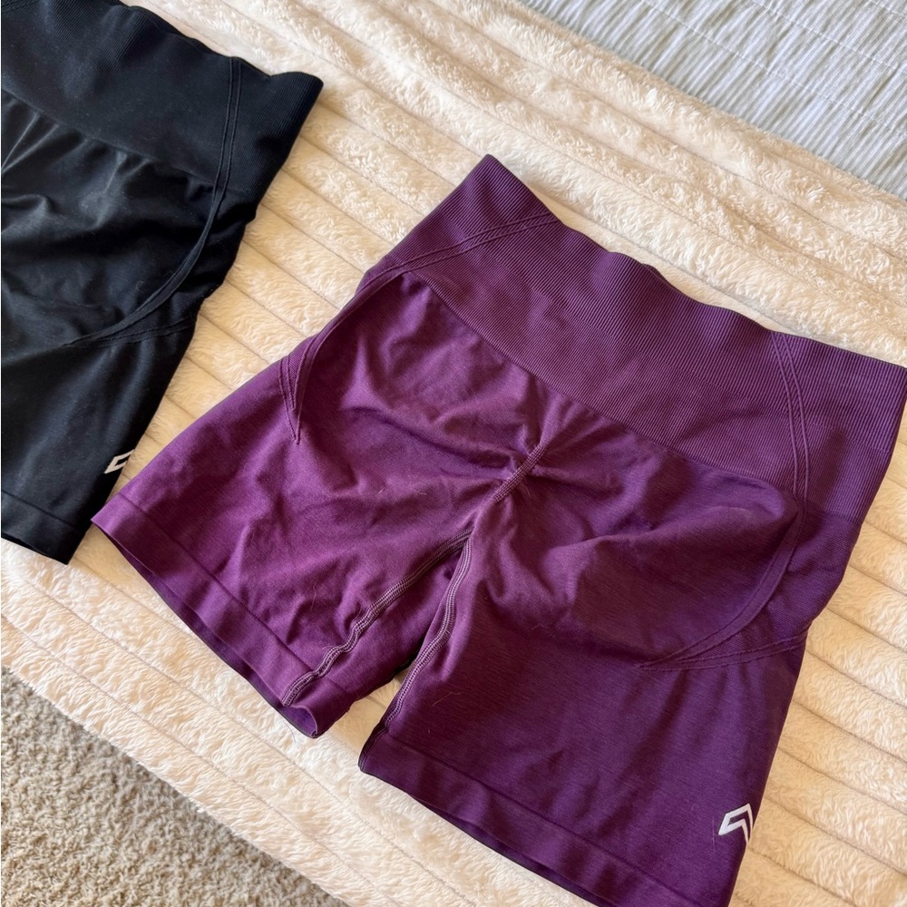 2 pairs of Oner active effortless shorts in size medium - Picture 5 of 5